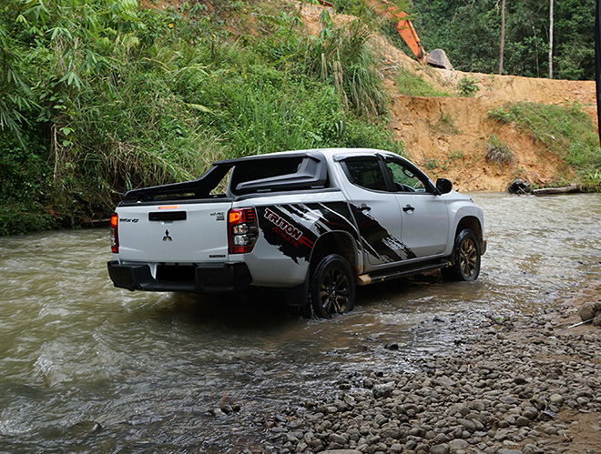 Giá xe Mitsubishi Triton lăn bánh tháng 2/2023, ưu đãi 50% phí trước bạ - 13